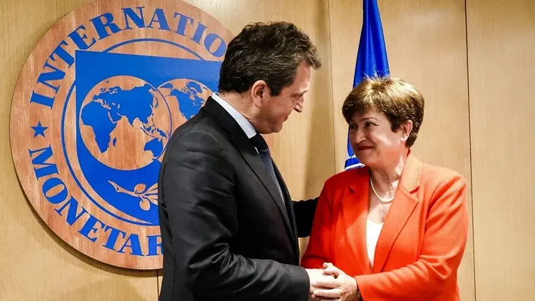 El staff técnico del FMI aprobó la revisión del segundo trimestre del acuerdo con la Argentina