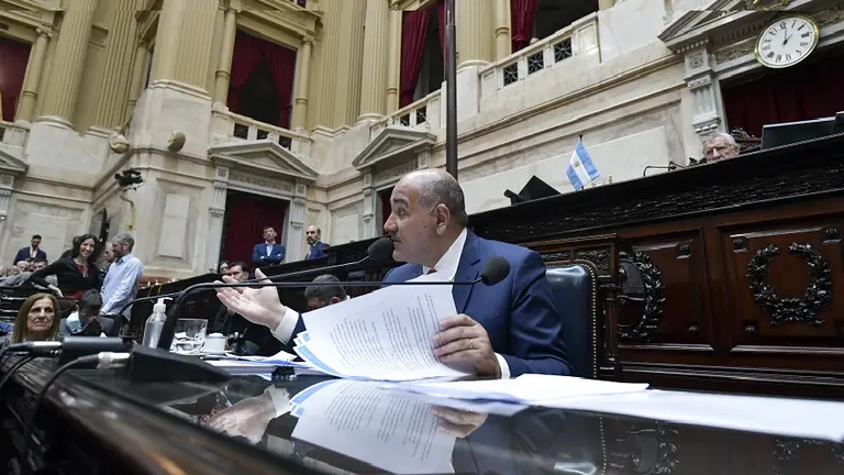 Llamar al diálogo: la estrategia de Manzur ante el Congreso