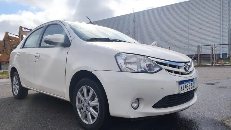 Rematan autos Toyota Etios a precios insólitos: podés ahorrar más de 1 millón de pesos en esta subasta