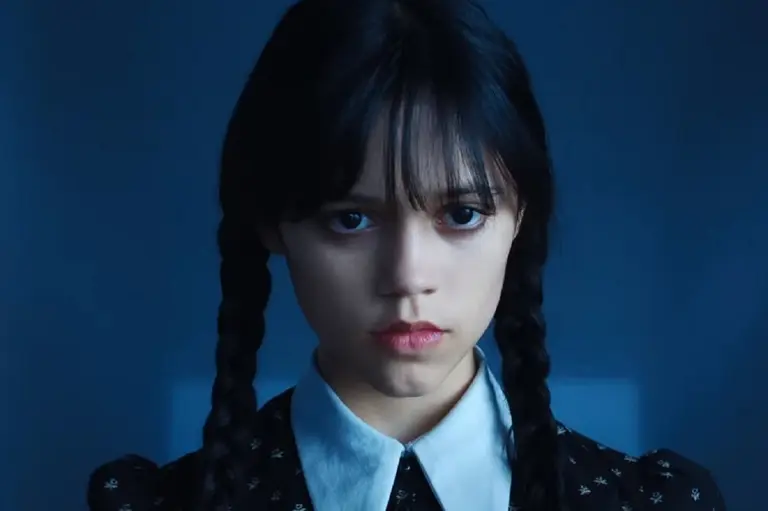 Tim Burton pone su sello en Merlina: detalles de la serie de Netflix basada en el personaje de la familia Addams