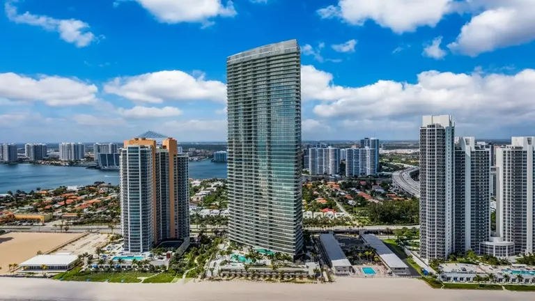 Qué puedo comprar con 100 dólares en el outlet más famoso de Miami