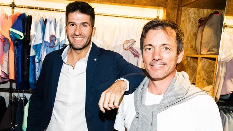 Se animaron a diseñar ropa para médicos y la pegaron: hoy facturan cerca de $300 millones al año