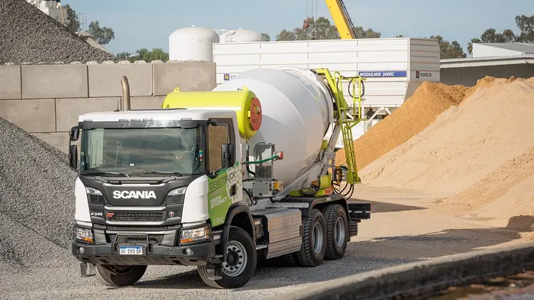 El Scania XT P340 a GNC fue puesto a prueba en una hormigonera: ¿cómo anda?