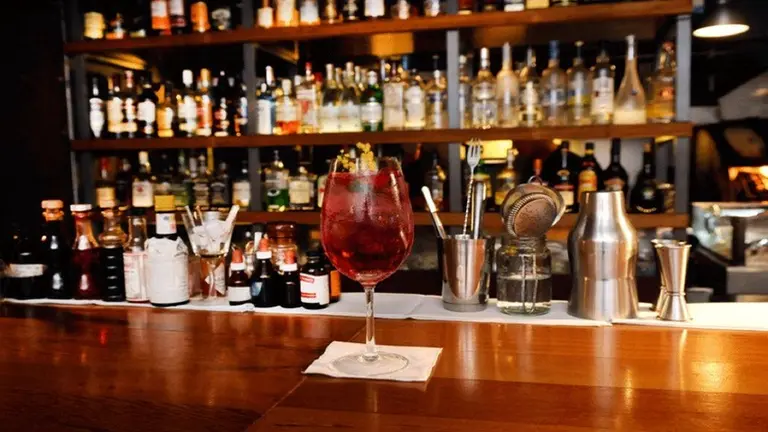 Tres bares argentinos, entre los 50 mejores del mundo: cuáles son y qué cócteles pedir