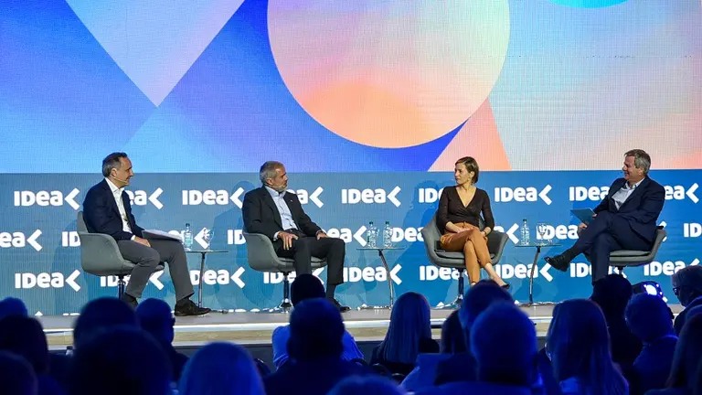 Las familias más importantes debaten por qué se quedan en la Argentina