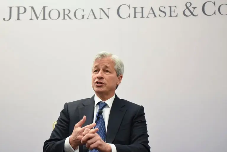 Dos gigantes salen a competir con Bitcoin: permitirán pagos virtuales en todo el mundo