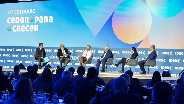 Coloquio de IDEA: empresarios piden unificar el tipo de cambio del dólar para exportar más