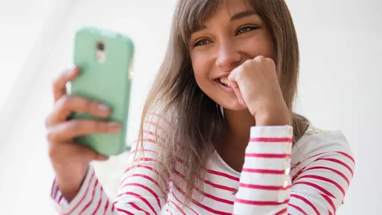 ¿Conviene pagar por "matchear" en las apps de citas?: los pros y contras de los servicios premium