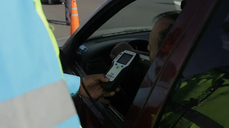 Alcohol cero al volante en la provincia: qué penas incluye el proyecto con media sanción del Senado