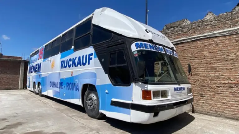 Subastaron el histórico "Menemóvil": la millonaria cifra que pagó el comprador