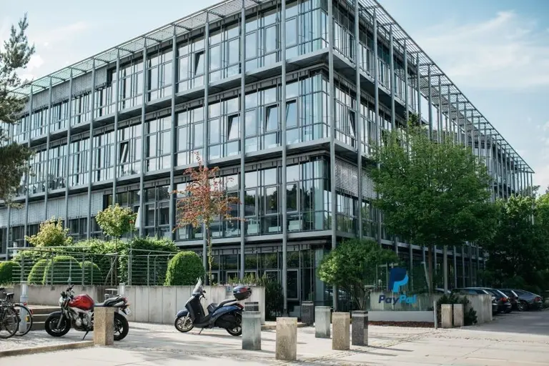 PayPal elimina límite de retiros para empresas grandes en América Latina