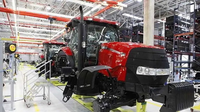 Por falta de insumos importados, se paraliza una de las mayores fábricas de maquinaria agrícola del país