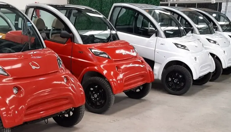 Empresa argentina que fabrica autos eléctricos traslada producción a Brasil por culpa del cepo al dólar