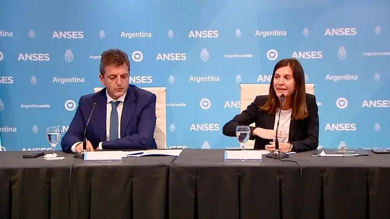 Jubilaciones: Massa anunció aumento de 15,6% y bono Anses de $10.000 por tres meses