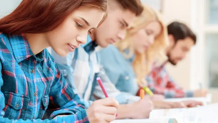 7 de cada 10 jóvenes creen que la educación financiera es la materia más relevante que podrían recibir en la escuela