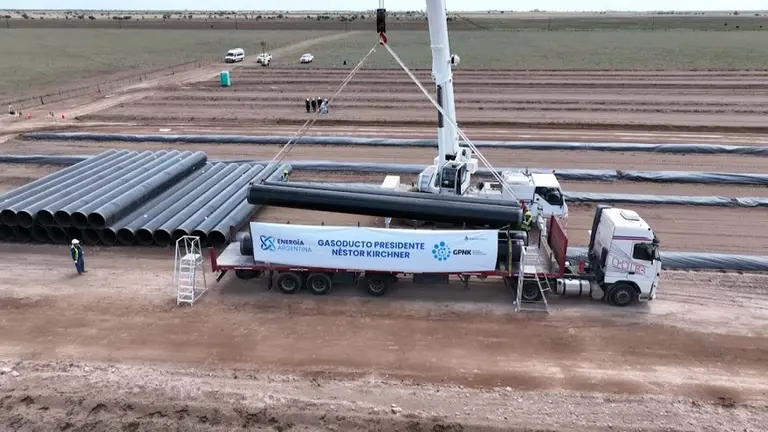 De sol a sol, así avanza la obra del gasoducto Néstor Kirchner en Vaca Muerta: ¿cuándo se inaugurará?