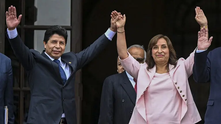 Alberto Fernández llamó a Dina Boluarte, la nueva presidenta de Perú: ¿qué le dijo el mandatario?