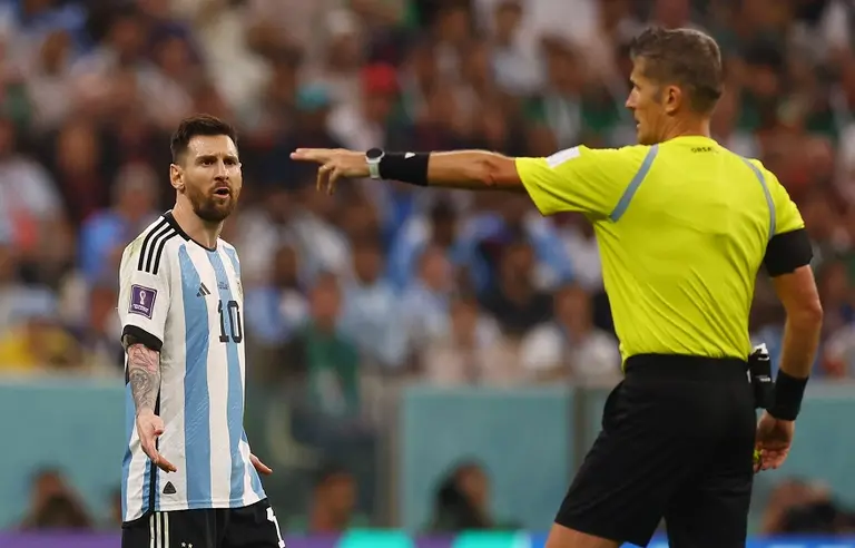 Mundial Qatar 2022: ¿quién es el referí que arbitrará el partido de Argentina con Croacia?