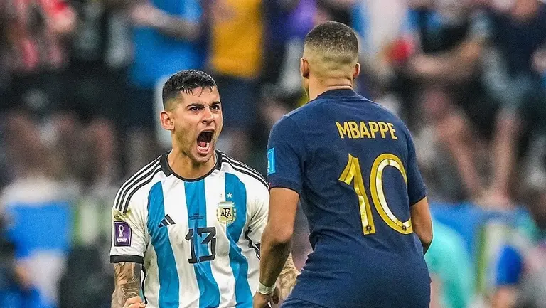 Cuti Romero, picante contra Mbapeé: le gritó el gol en la cara y lo chicaneó