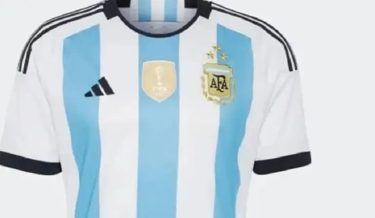 Camiseta de 3 estrellas de la Selección: la "avivada" de Adidas que causa indignación