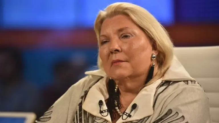 Elisa Carrió y otros opositores denuncian penalmente a Alberto Fernández por no acatar el fallo de la Corte