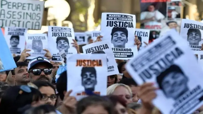 Crimen de Báez Sosa: comienza el juicio y piden cadena perpetua para los 8 rugbiers acusados