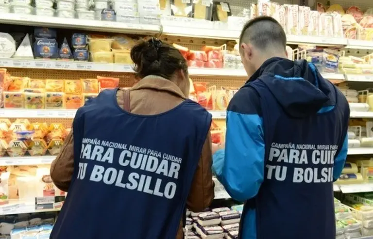 ¿Se rompe Precios Justos?: sin aval del Gobierno, piqueteros se suman al control de precios y crece el descontento empresario