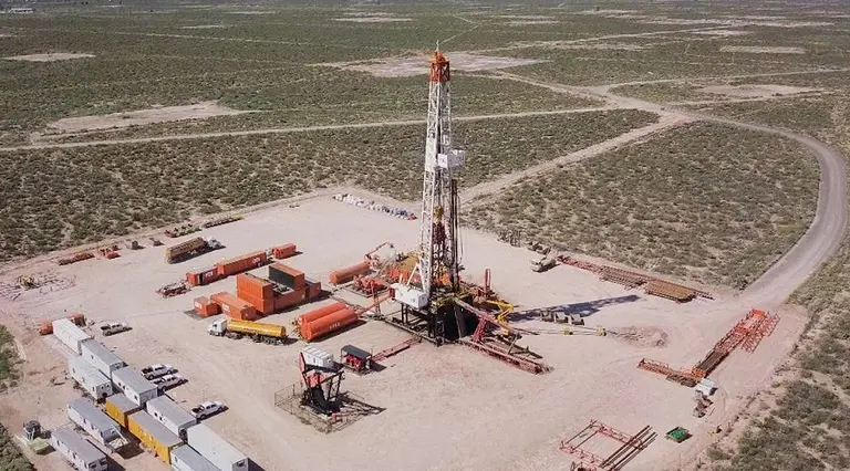 Vaca Muerta: Neuquén alcanzó récord de producción de petróleo y se anticipan más inversiones para 2023