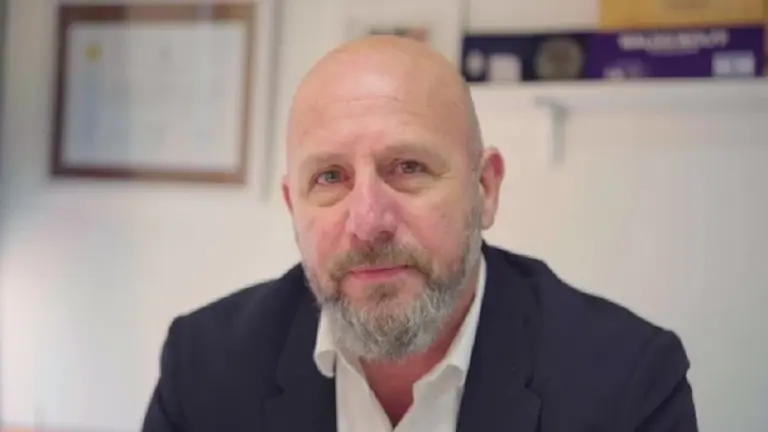 Waldo Wolf criticó la política exterior del gobierno: es "esquizofŕénica"