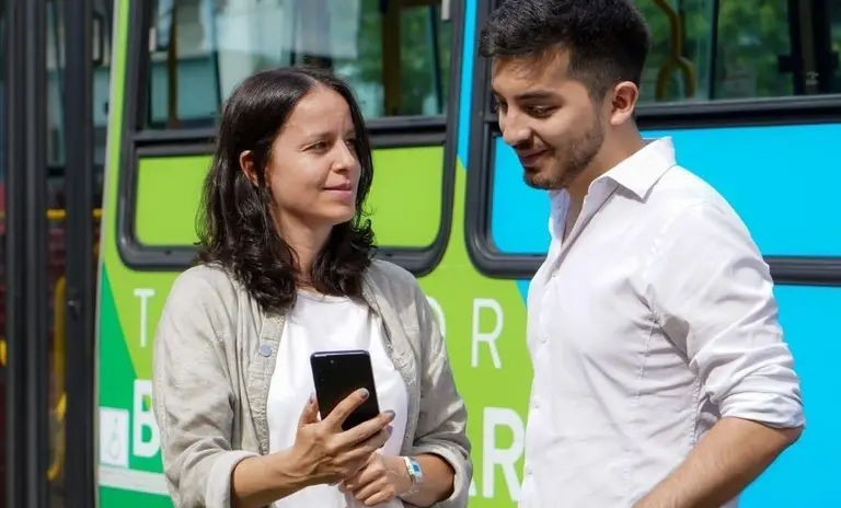 Vicente López instaló WiFi gratis en todas las unidades del Transporte Municipal del Bicentenario
