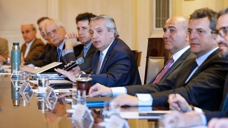 Massa pidió que el Presidente defina en el corto plazo si va a ser candidato durante una reunión con intendentes en Olivos