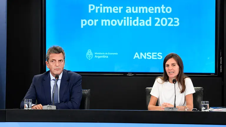 Massa anunció aumento de 17% para jubilados: de cuánto será el haber mínimo en marzo
