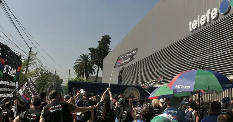 "Alfa" se quedó sin su noche de gala: qué pide el gremio que protestó frente a la casa de Gran Hermano