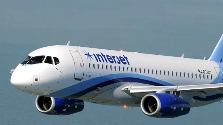 Dueño de Interjet procesado por fraude no puede salir del país