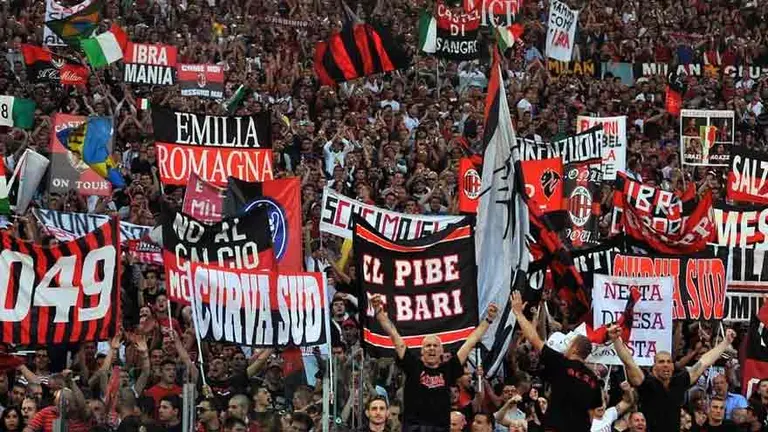 Video: ¿cómo es la versión italiana de Muchachos que cantó la barra brava de este club?
