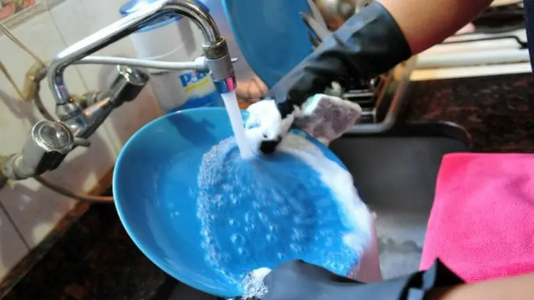 Empleadas domésticas: cuánto cobran por hora y mes según su categoría y qué sucede con los aumentos