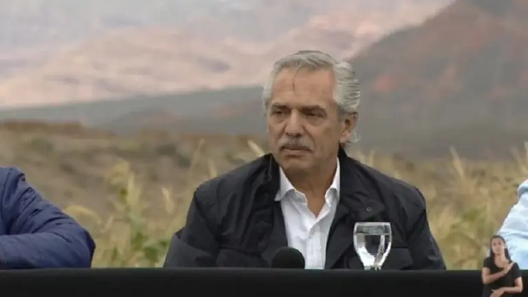 Alberto Fernández, sobre el mensaje mafioso a la familia Messi: "Algo más habrá que hacer"