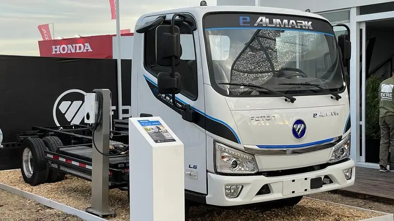 Se lanzó el primer camión eléctrico de Argentina: ¿cómo es y cuánto sale el modelo de Foton?