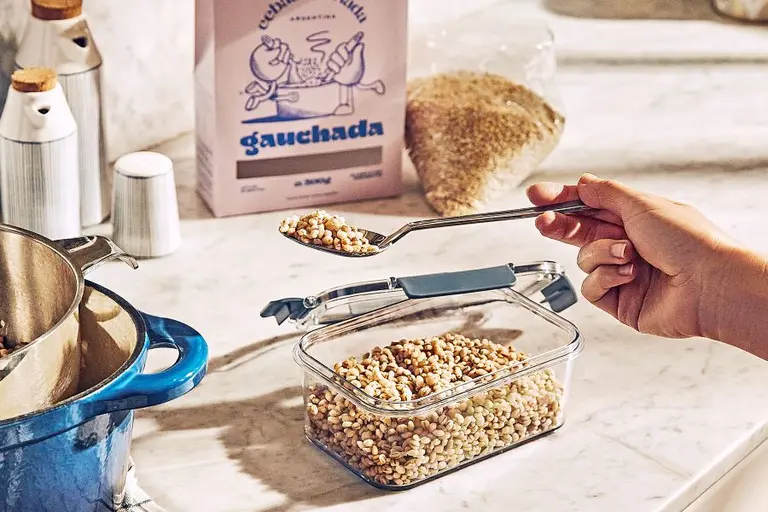 Quilmes lanzó un producto que reinvierte sus ingresos en iniciativas de impacto social, ¿qué es?