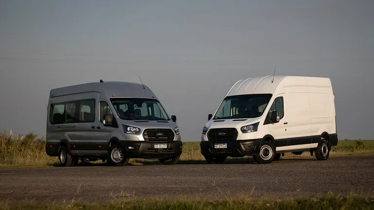 Ford lanzó la nueva Transit con más potencia y caja automática