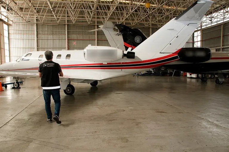 La Aduana realizó allanamientos por sobrefacturación en las importaciones de 32 aviones