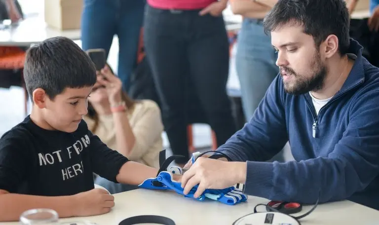 Banco Macro presentó su primer "Manotón"