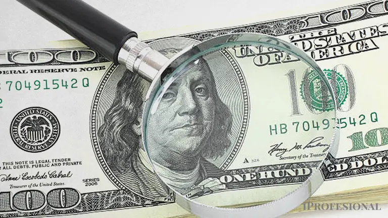 Dólar oficial, en la mira: ¿qué ritmo de devaluación anticipan desde la City para mayo?