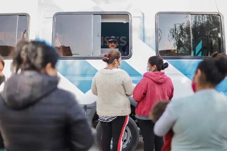 Impactante: ya se gastan $4.200 millones por día para pagar planes sociales