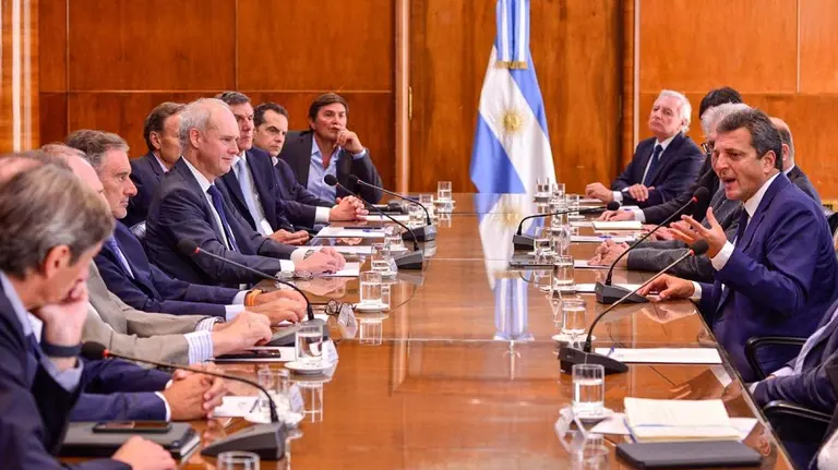 Massa anunció mayor límite de compra en tarjetas de crédito: "Tenemos que ser creativos para encontrar una solución"