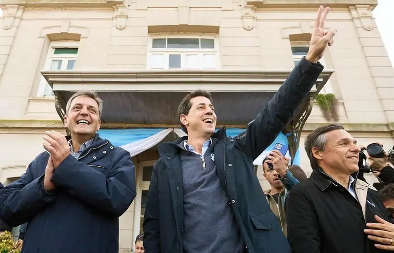 Sergio Massa y De Pedro juntos en un acto: "Apóyennos"