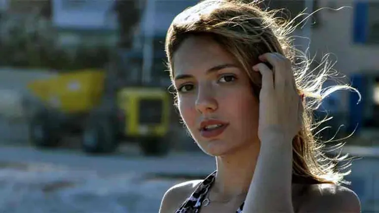 Video: una joven francesa quedó sorprendida por esta característica de los argentinos