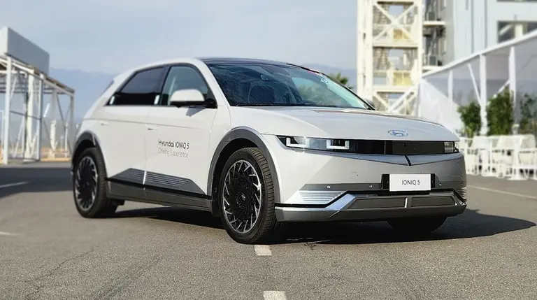 Probamos el Hyundai Ioniq 5: ¿cómo es conducir el mejor auto eléctrico del mundo?