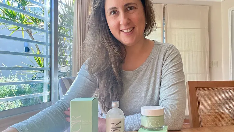 Recuperó las fórmulas de su abuela y las convirtió en una marca de cosmética "consciente"