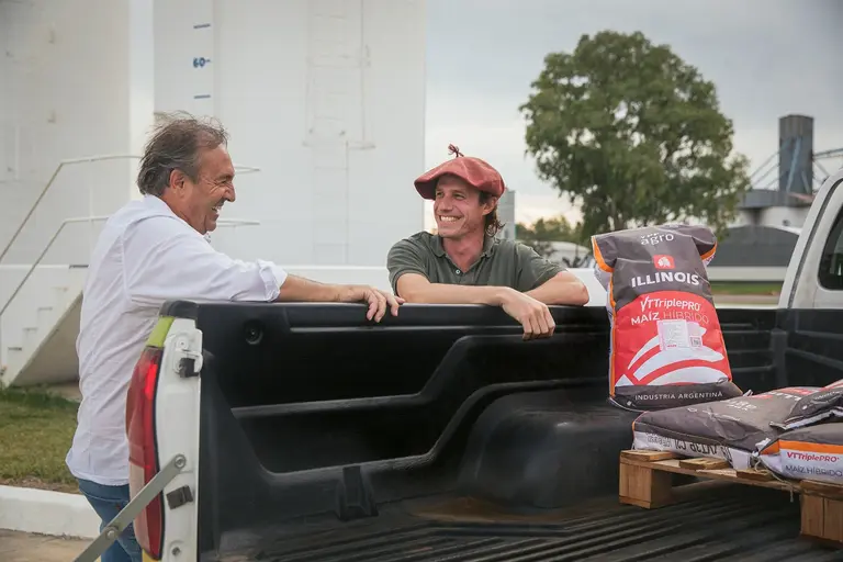 Córdoba: cada vez más productores siembra maíz Illinois